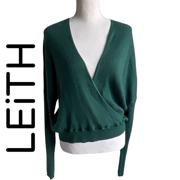 LEITH Cropped Crisscross knit top, long sleeves - Picture 1 of 5